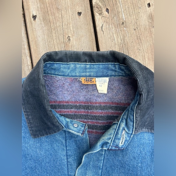 **SOLD** Vintage Denim Chore Jacket - Picture 6 of 7